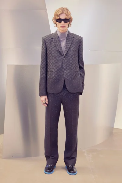 Look 13